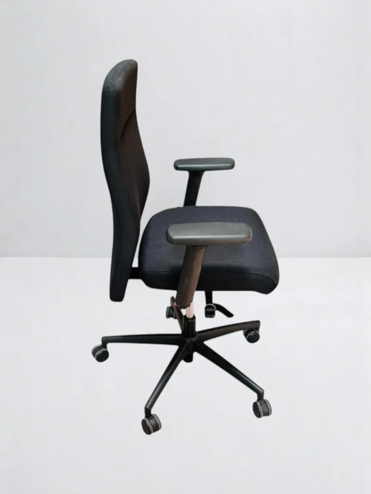Chaise à roulette Dauphin tissus noir ergonomique promo — vue 3