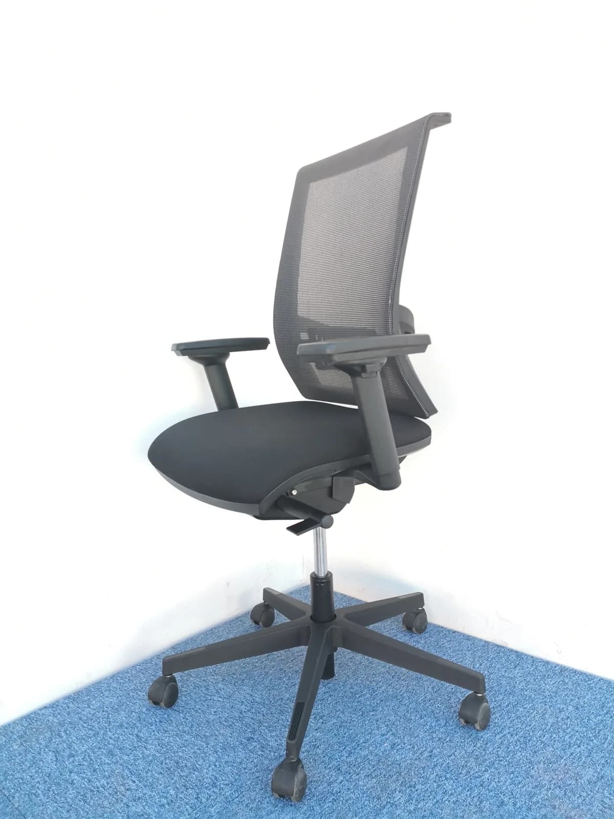 Chaise à roulette COSMO 4D — vue 3