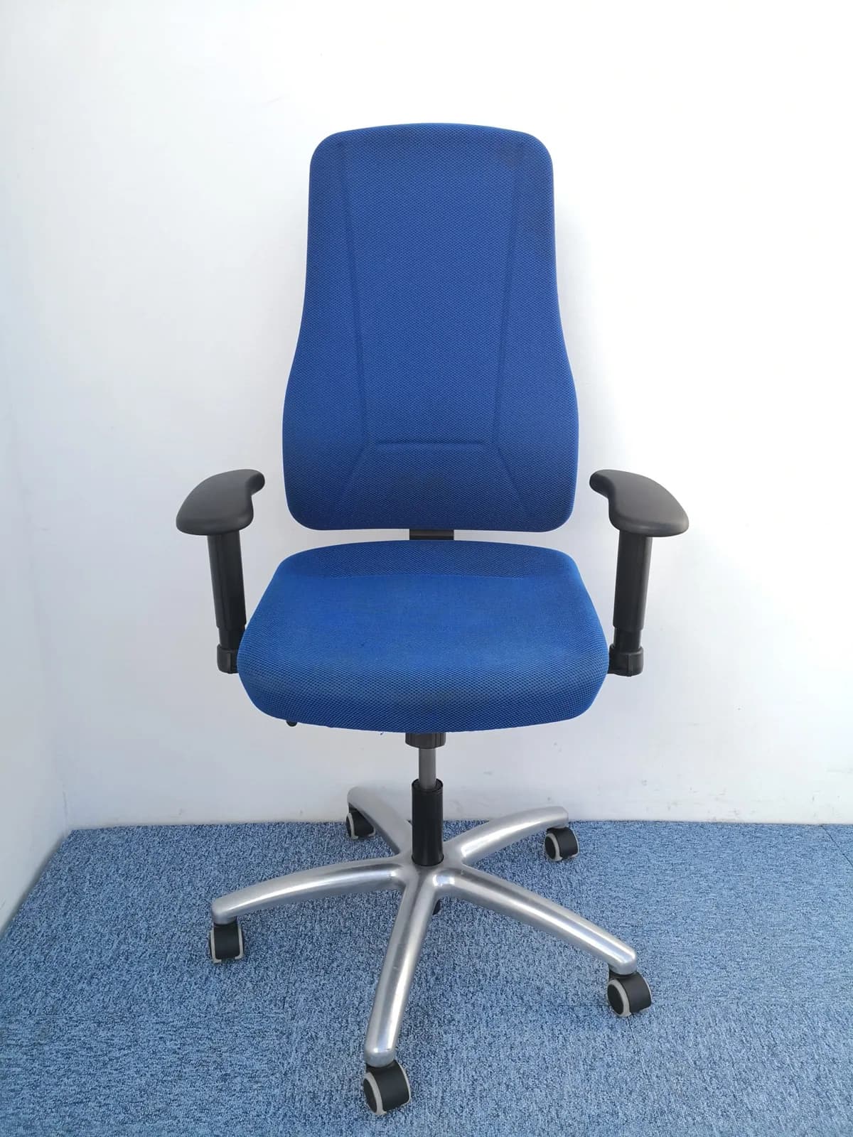 Chaise de bureau bleu LAGA — vue 3