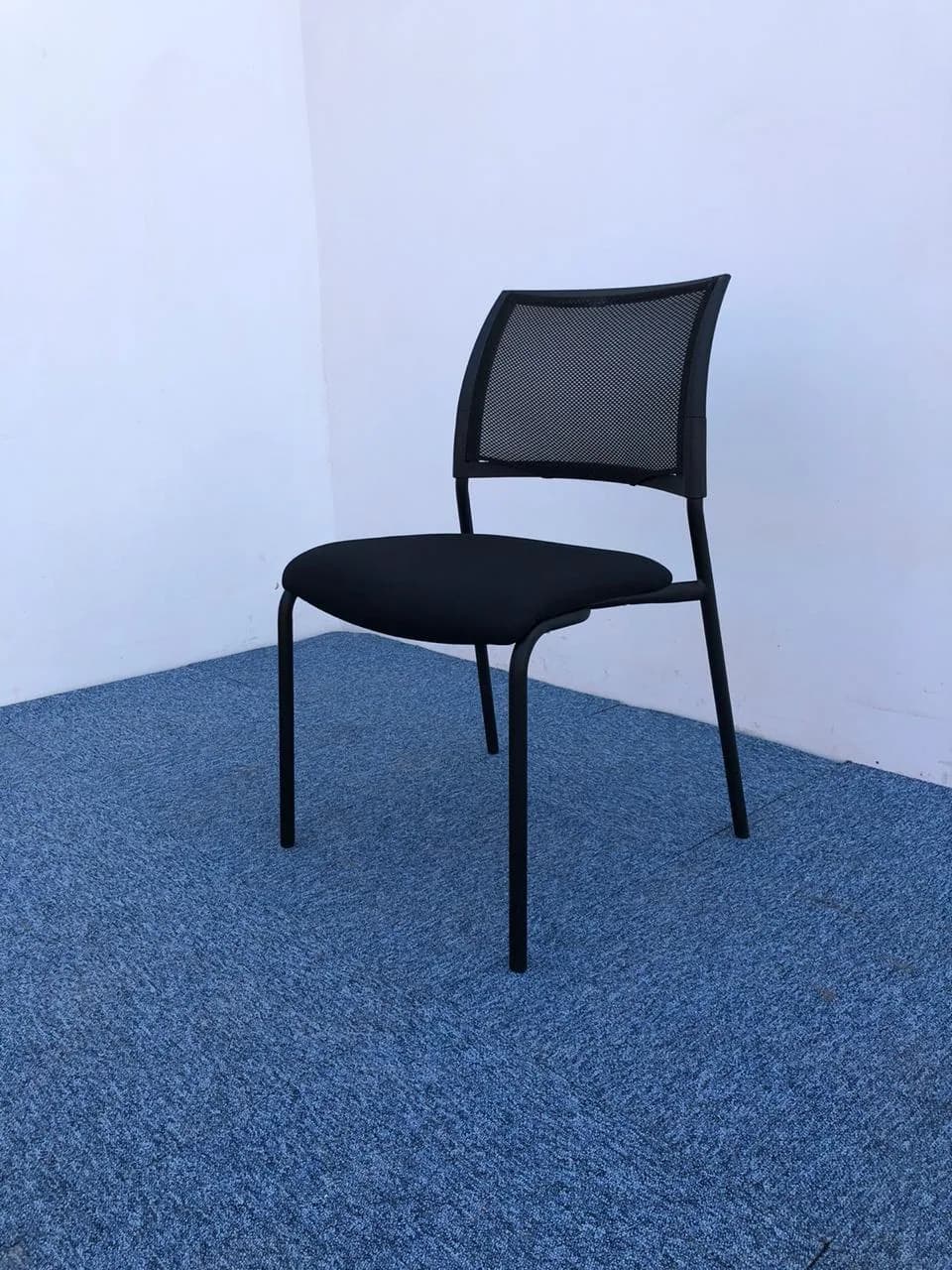 Ensemble 2 chaises visiteur MAGENCIA empilable. — vue 5