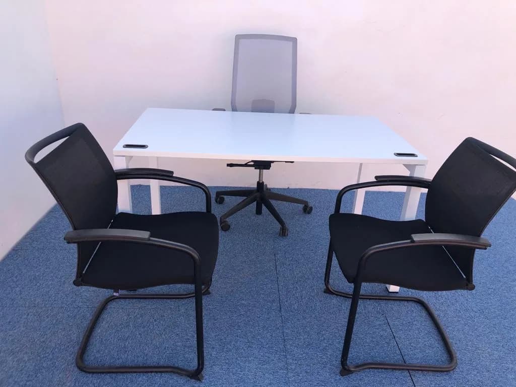 Bureau blanc professionnel Steelcase 140x80cm — vue 2