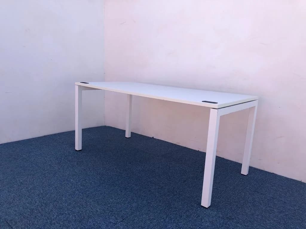 Bureau blanc professionnel Steelcase 160x80cm