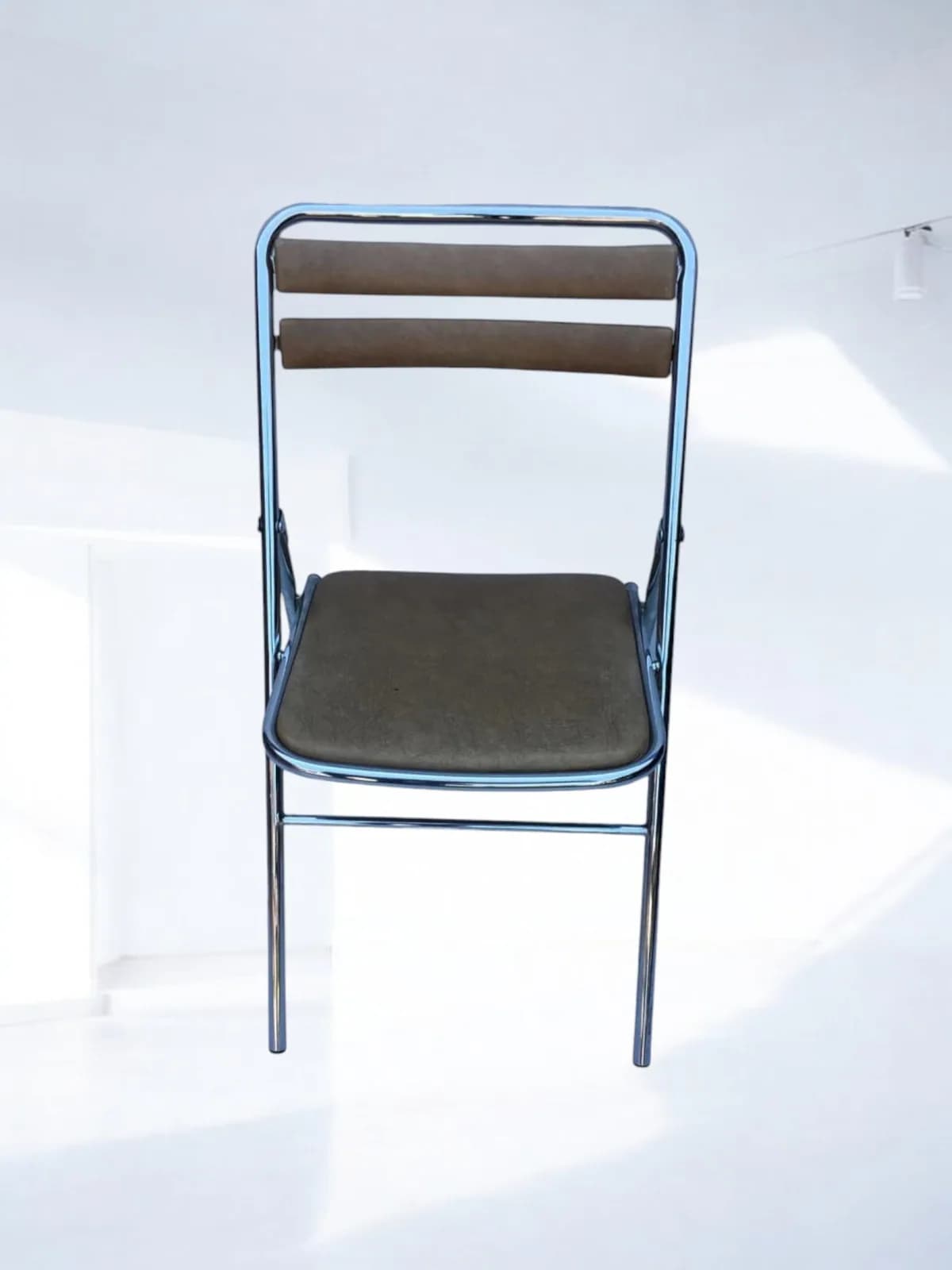 Chaise pliante aluminium simili cuir marron