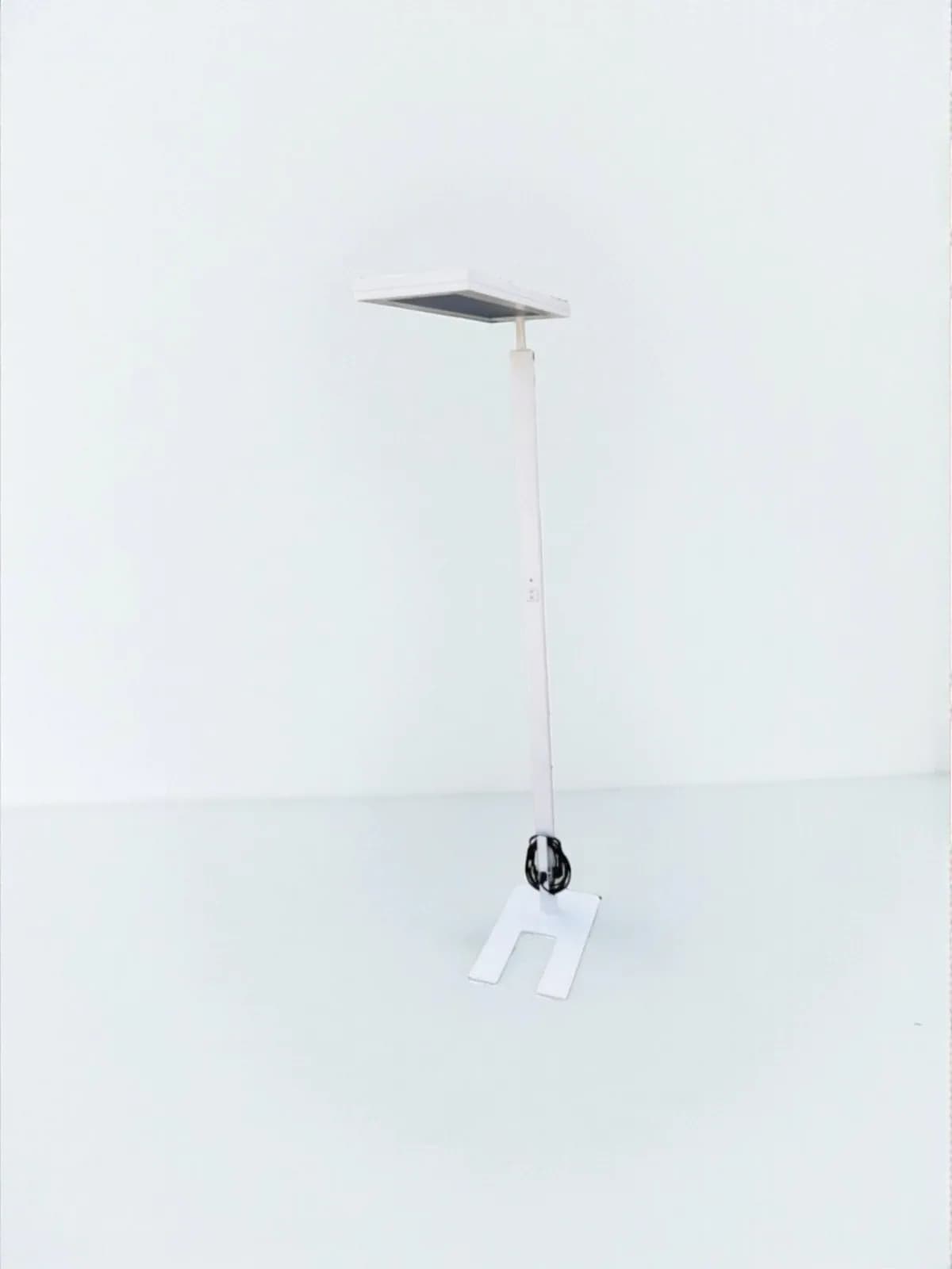 Lampadaire Ludic 7 Touch, réglable en intensité et température d'éclairage