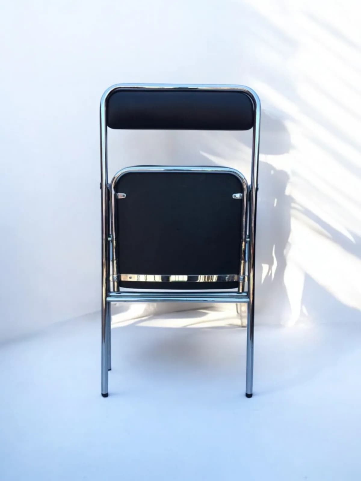 Chaise pliante aluminium noir simili cuir — vue 5