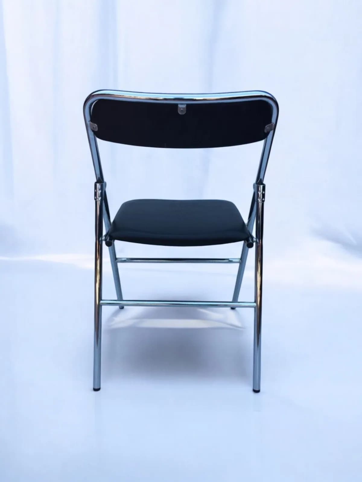 Chaise pliante aluminium noir simili cuir — vue 3