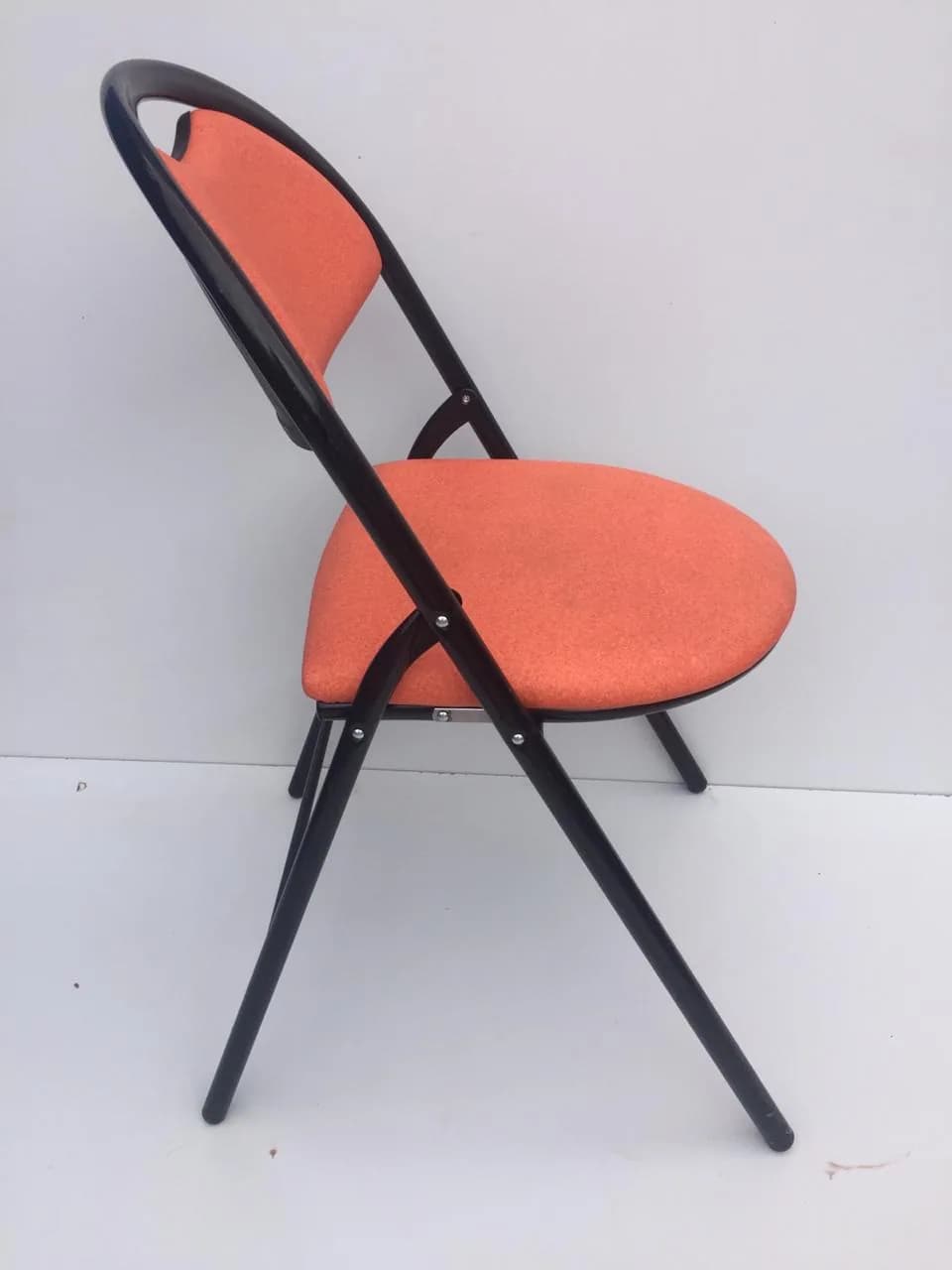Chaise pliante saumon simili cuir — vue 2