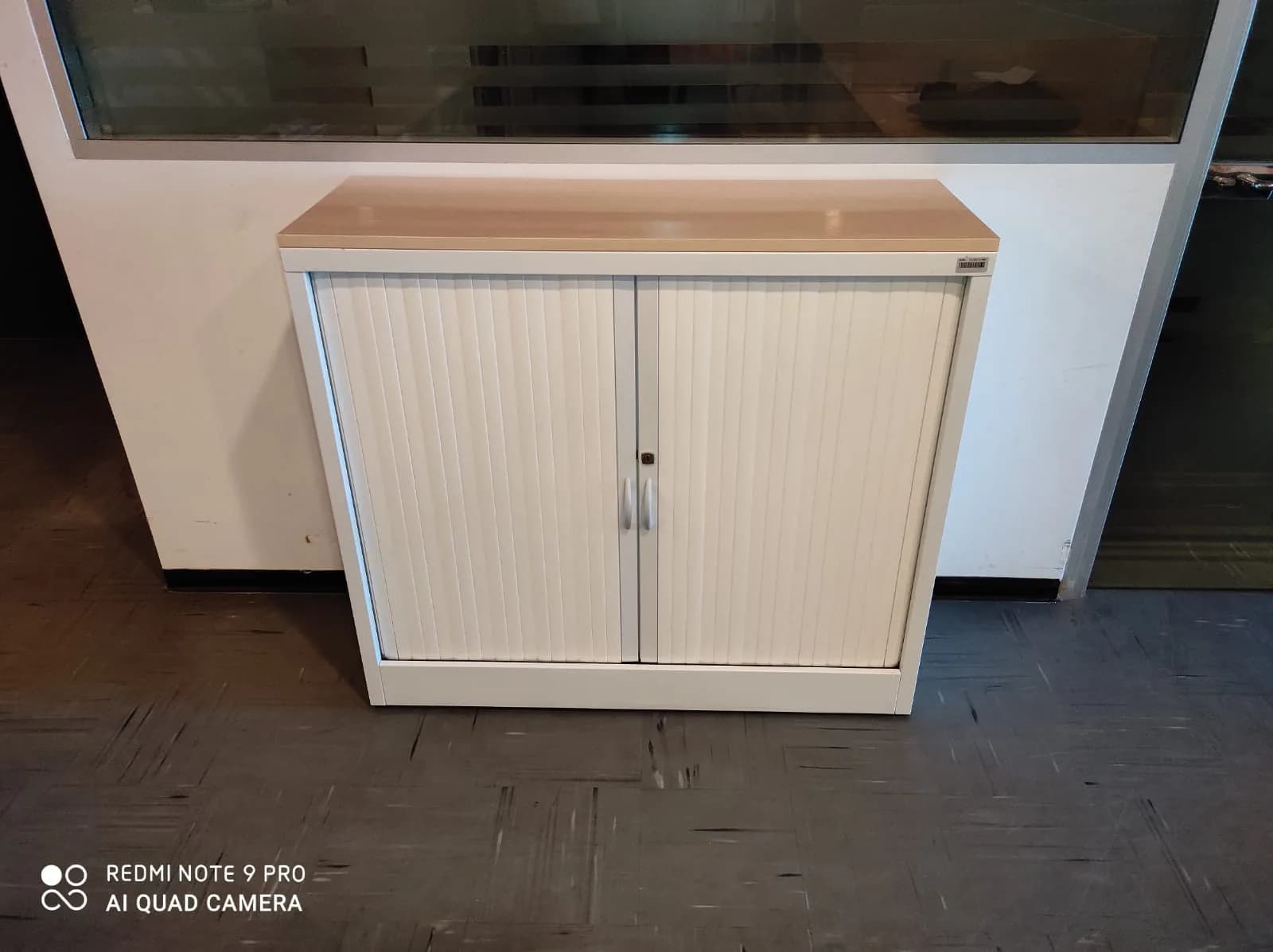 Armoire basse métallique blanche — vue 4