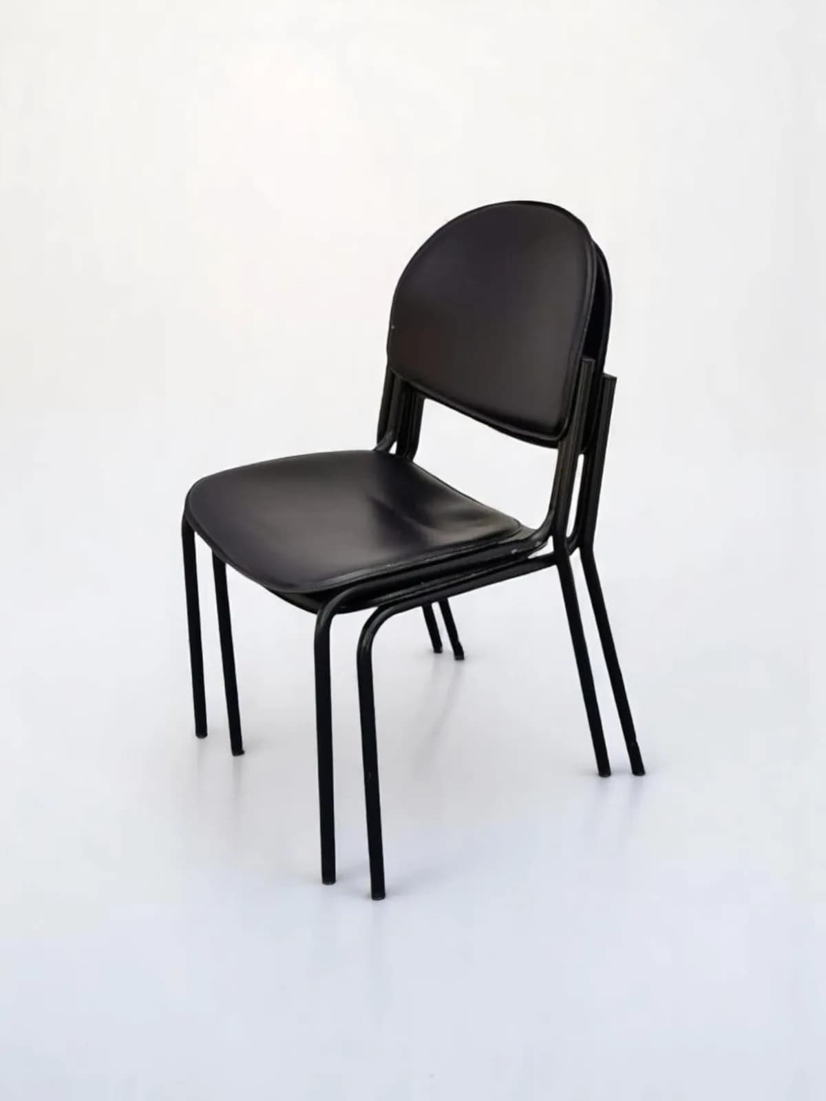 Chaise visiteur simili-cuir empilable — vue 5
