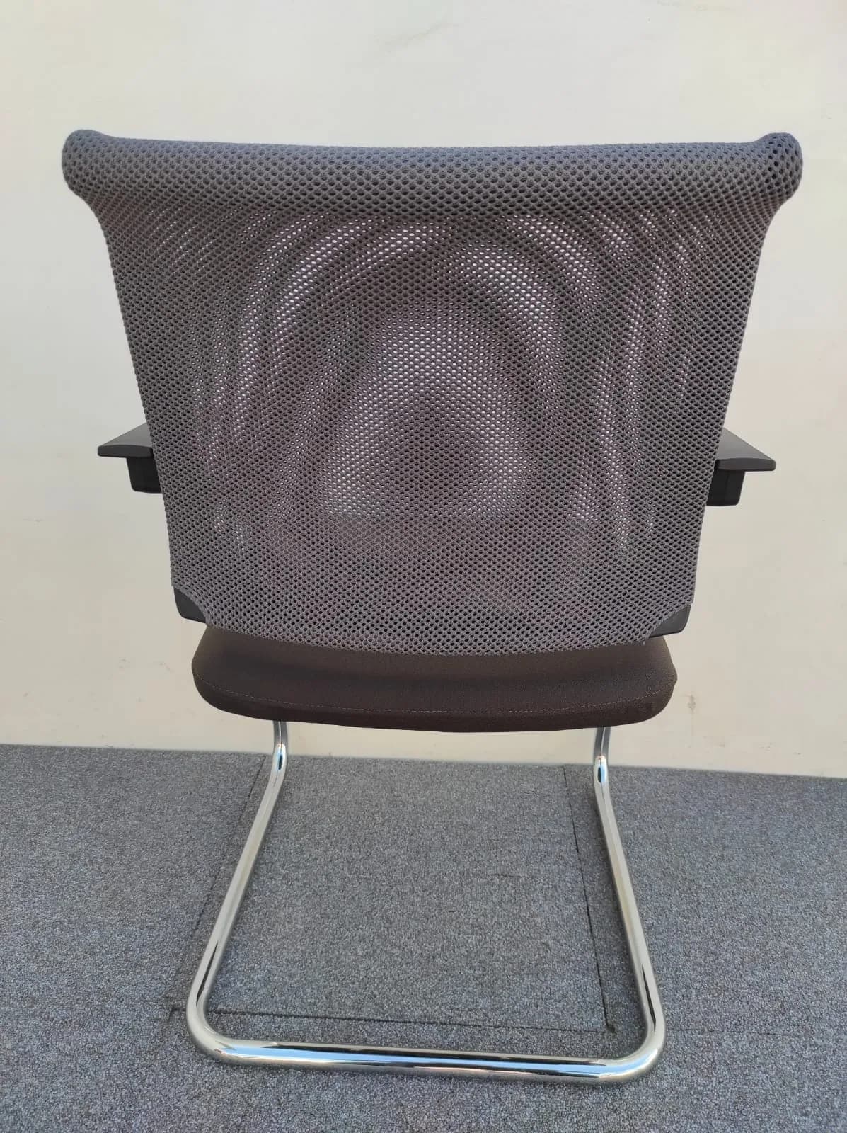 Chaise visiteur inox Sedus dossier résille NW — vue 4