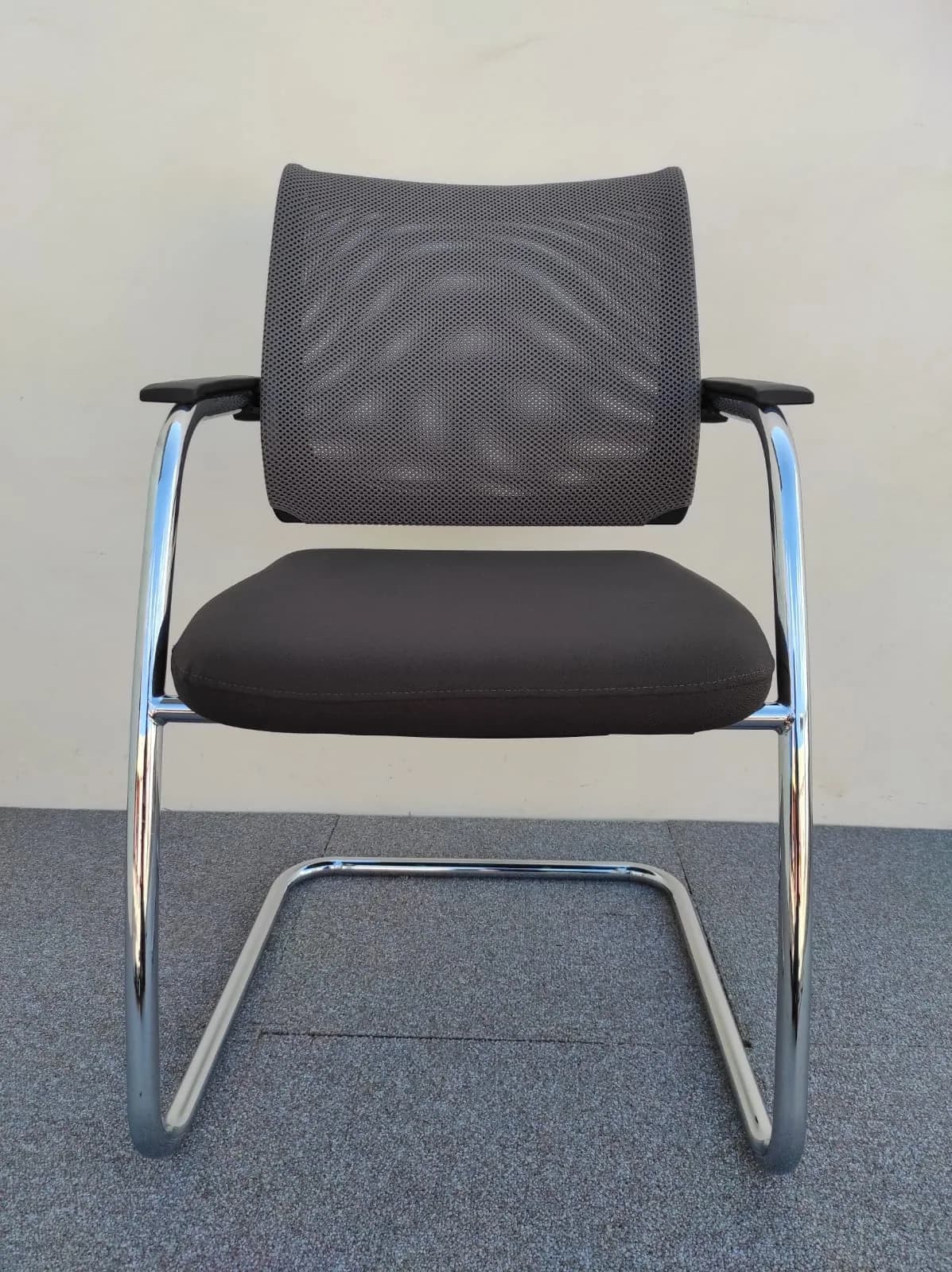 Chaise visiteur inox Sedus dossier résille NW — vue 2