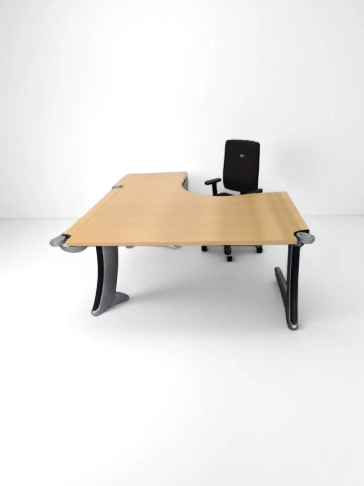 Bureau d'angle Steelcase avec caissons 160x160cm — vue 2