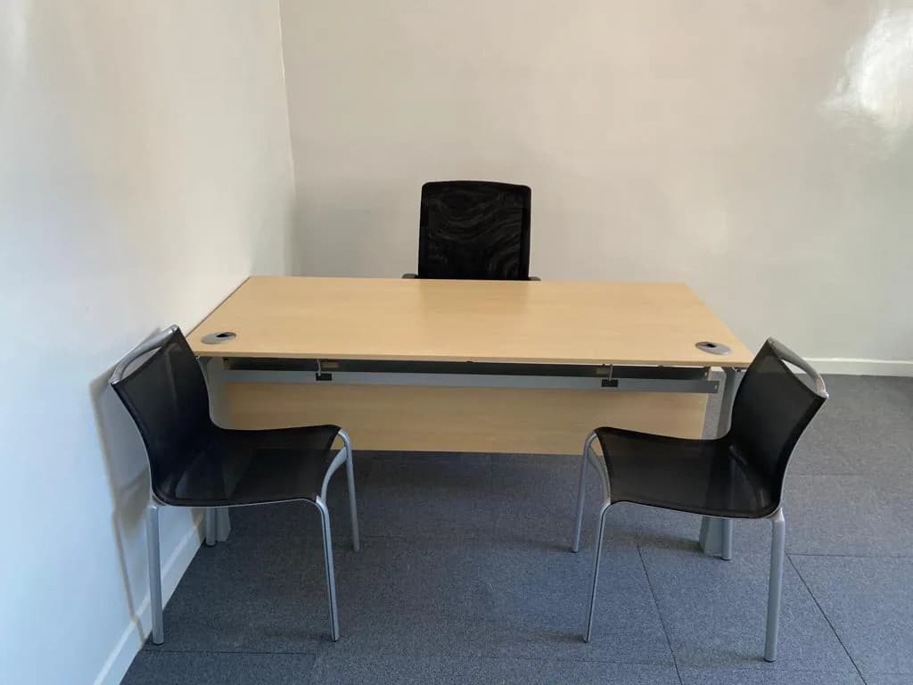 Bureau droit 180x80cm Haworth et support plaque — vue 3