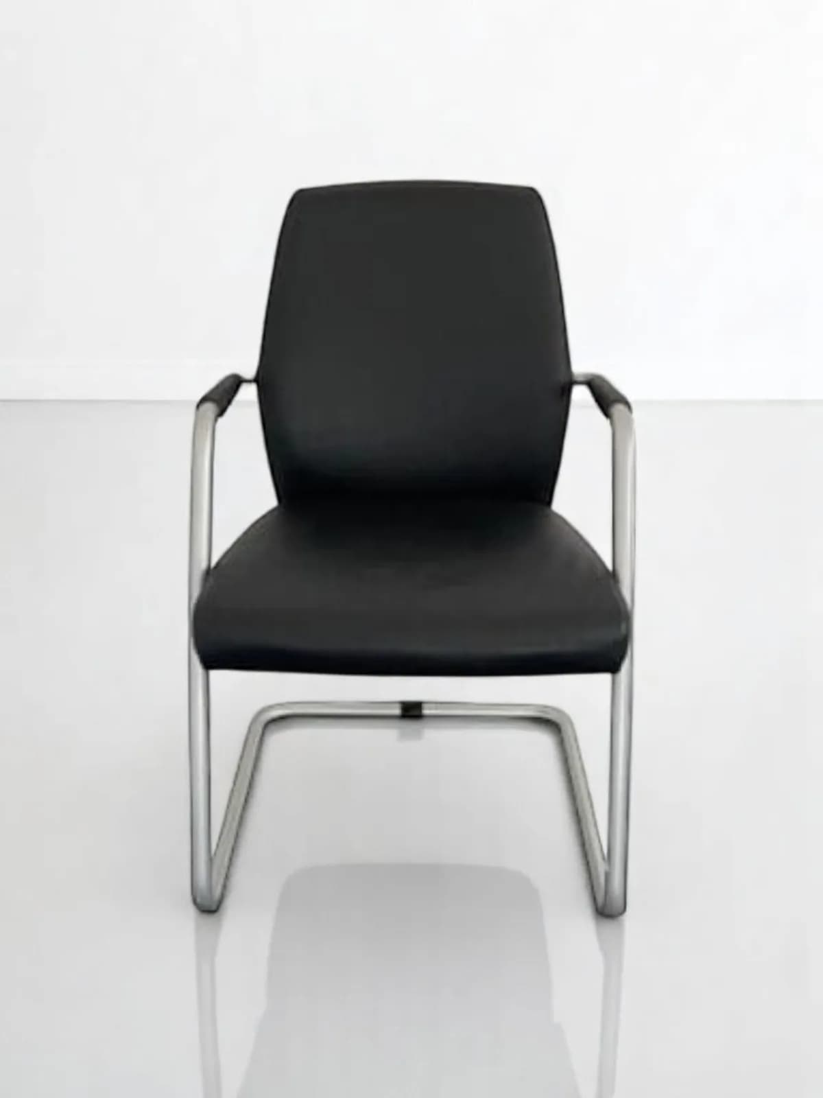 Chaise visiteur passe partout Sitland design italien cuir — vue 3