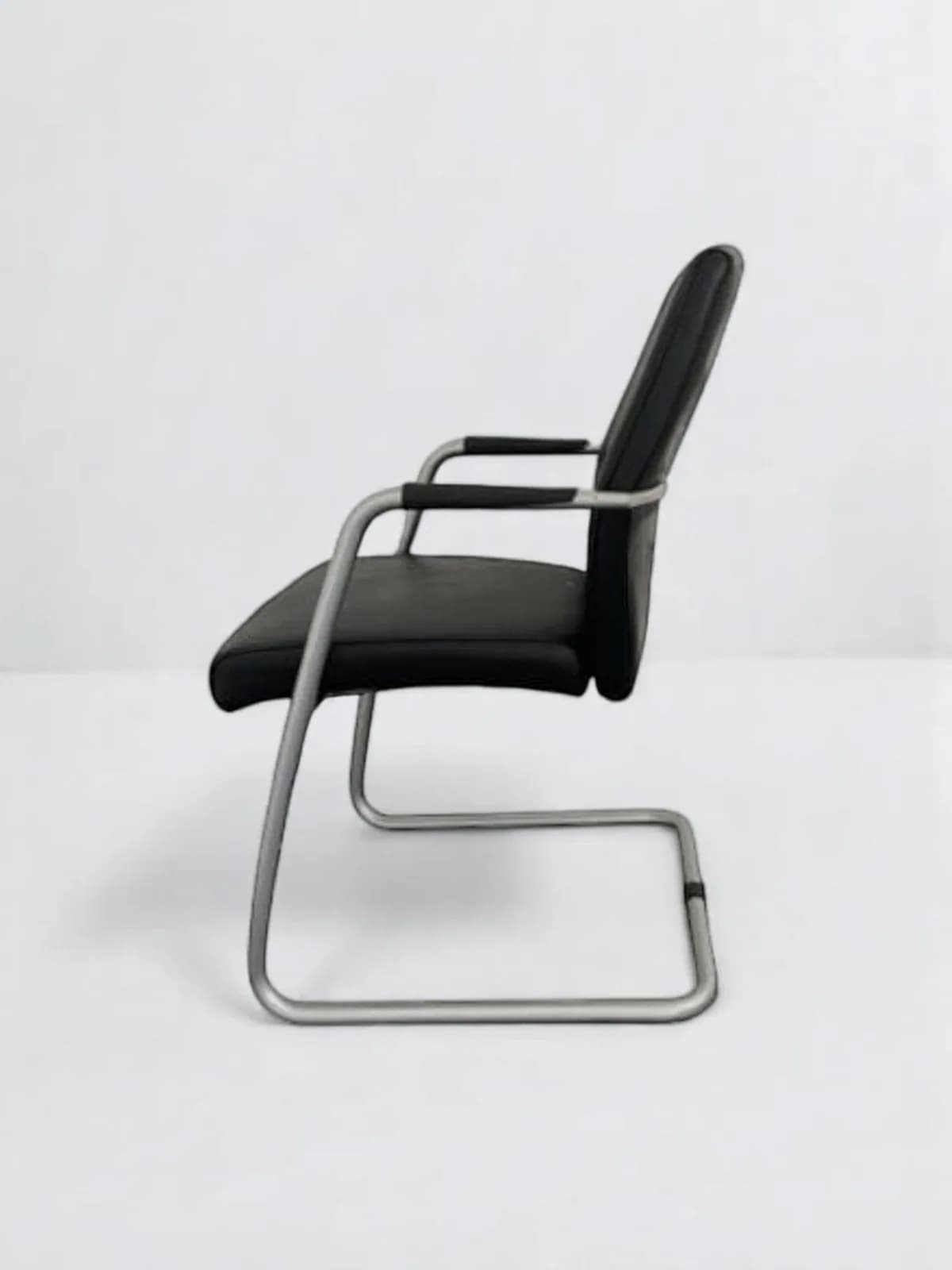 Chaise visiteur passe partout Sitland design italien cuir — vue 4