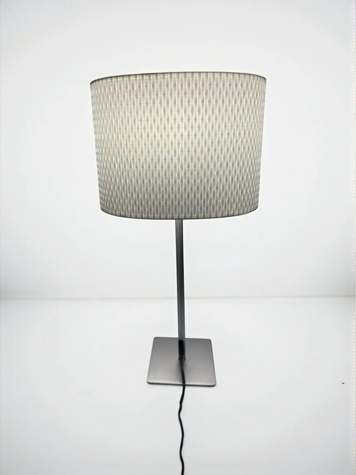 Lampe de bureau design IKEA — vue 3