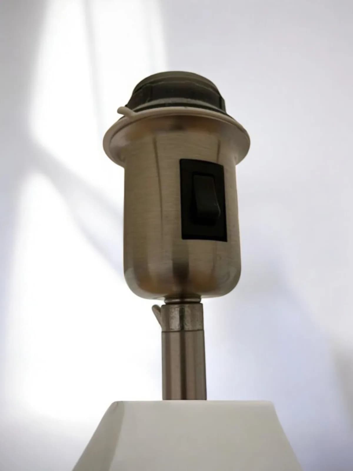 Lampe de bureau design IKEA — vue 4