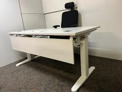 Bureau bench Actiu Mobility réglable en hauteur 160x80cm — vue 5