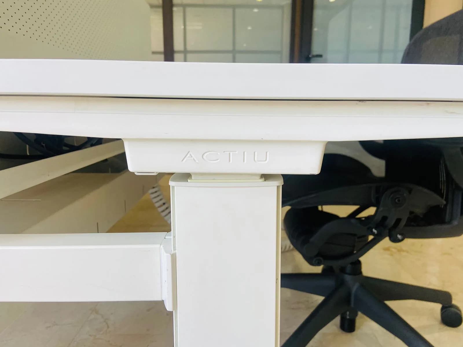 Bureau bench Actiu Mobility réglable en hauteur 160x80cm — vue 10
