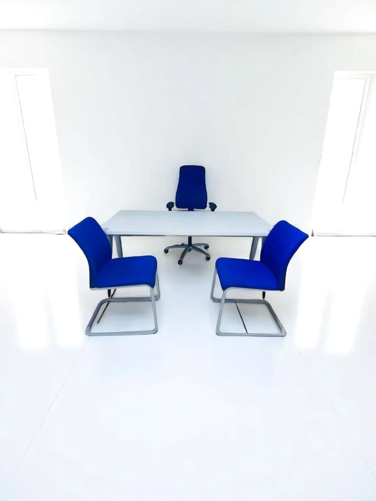 Bureau blanc Steelcase 160x80cm — vue 2