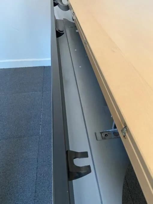  Bureau droit Steelcase 160x80cm piétement I — vue 3