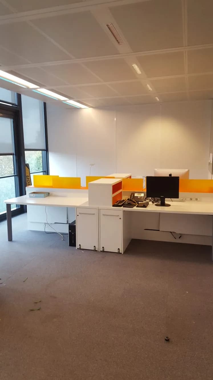 Bureau bench 4 postes avec caisson intégré 360x190cm