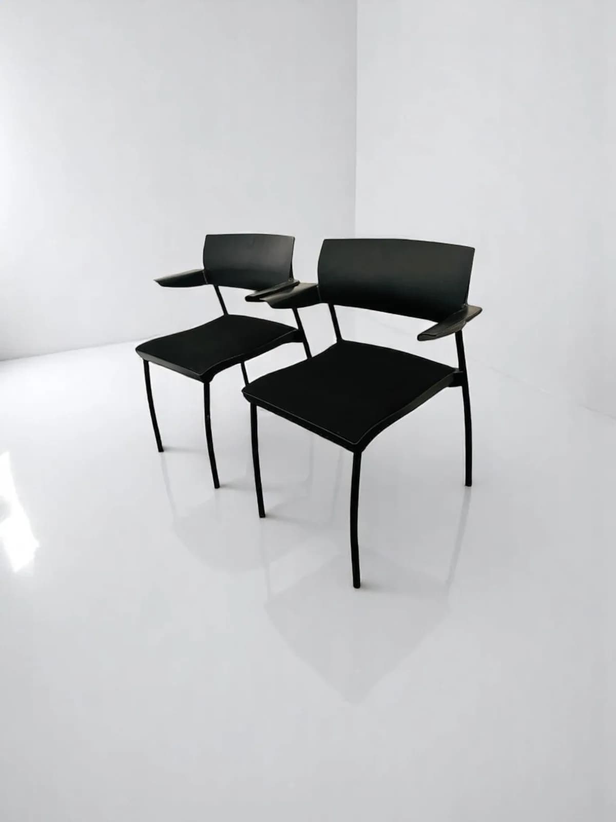 Lot 2 chaises visiteur kinnarps noir en tissus promo — vue 4