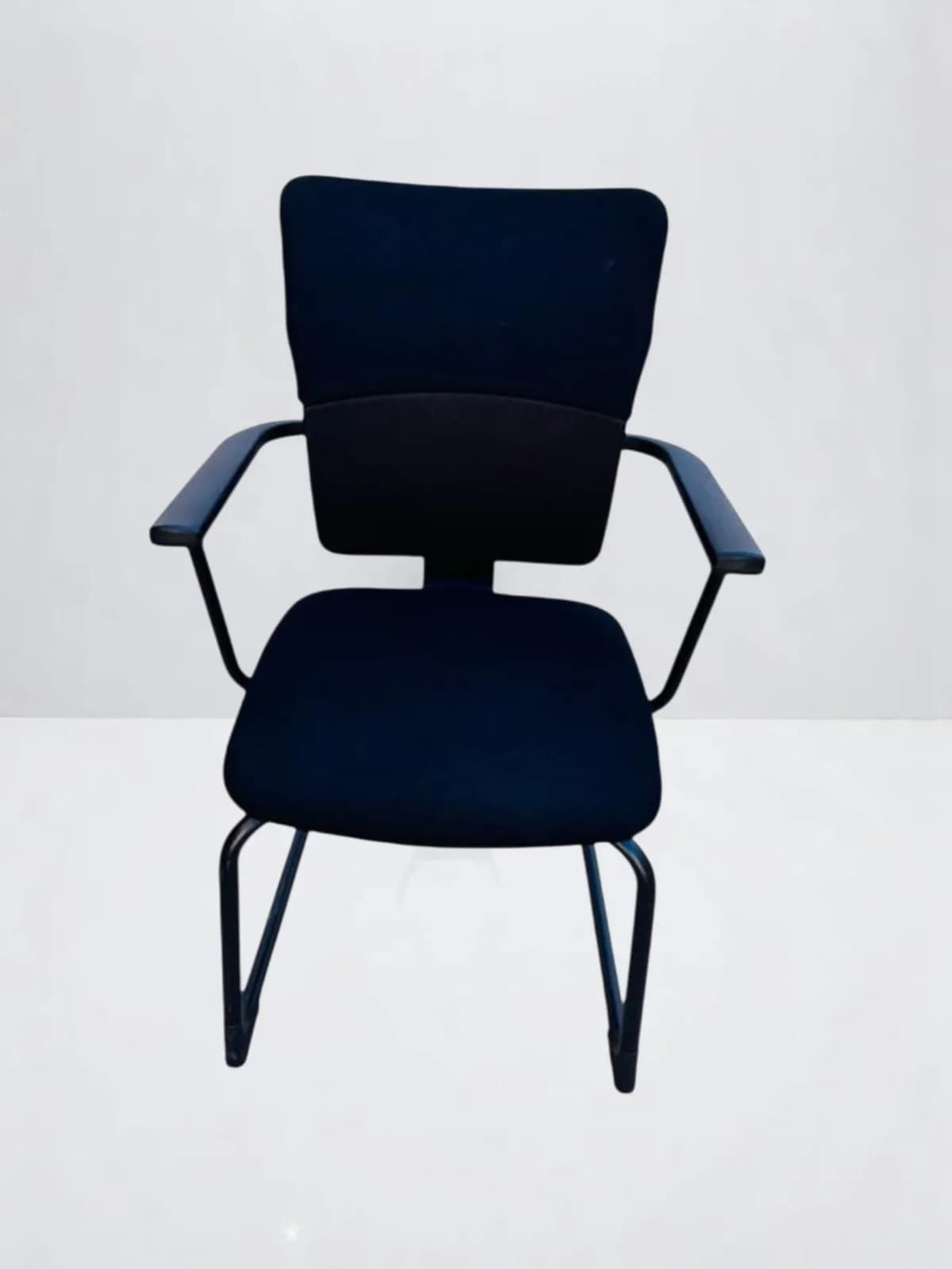 Lot 2 chaises visiteur steelcase lets'b tissu noir promo — vue 3