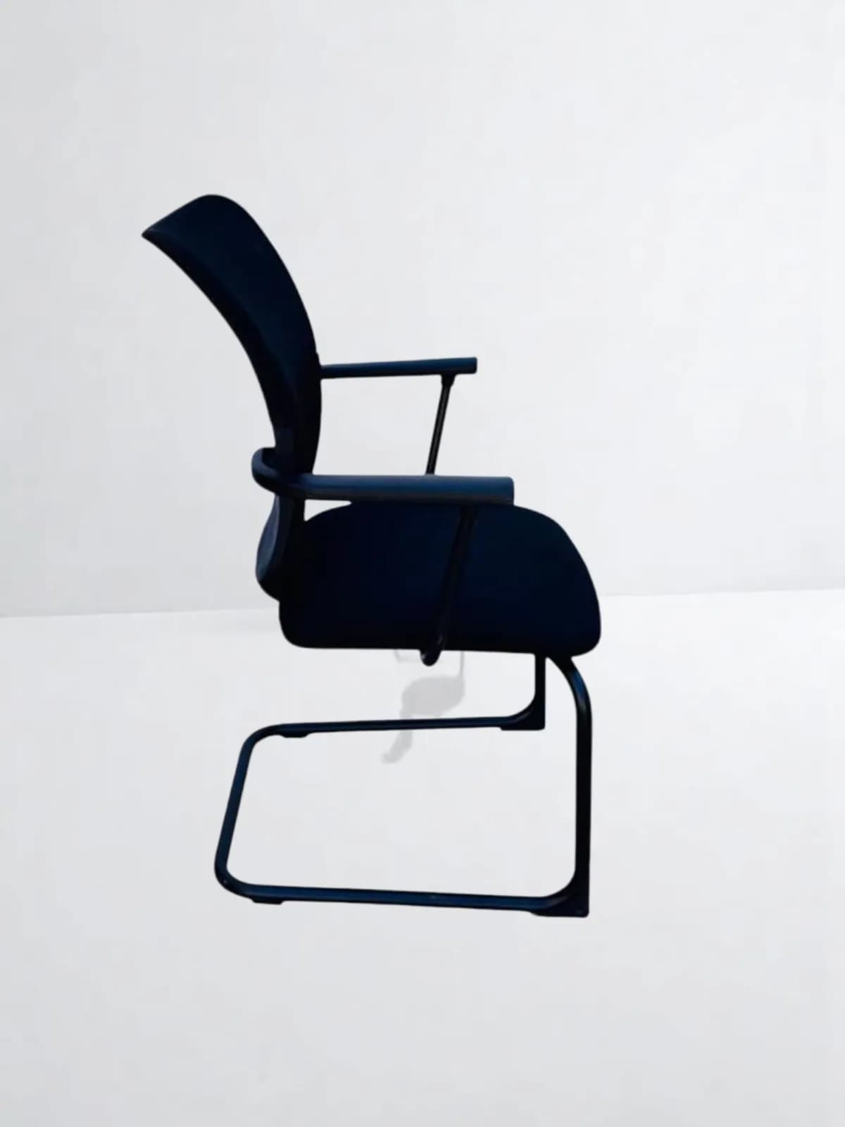 Lot 2 chaises visiteur steelcase lets'b tissu noir promo — vue 5