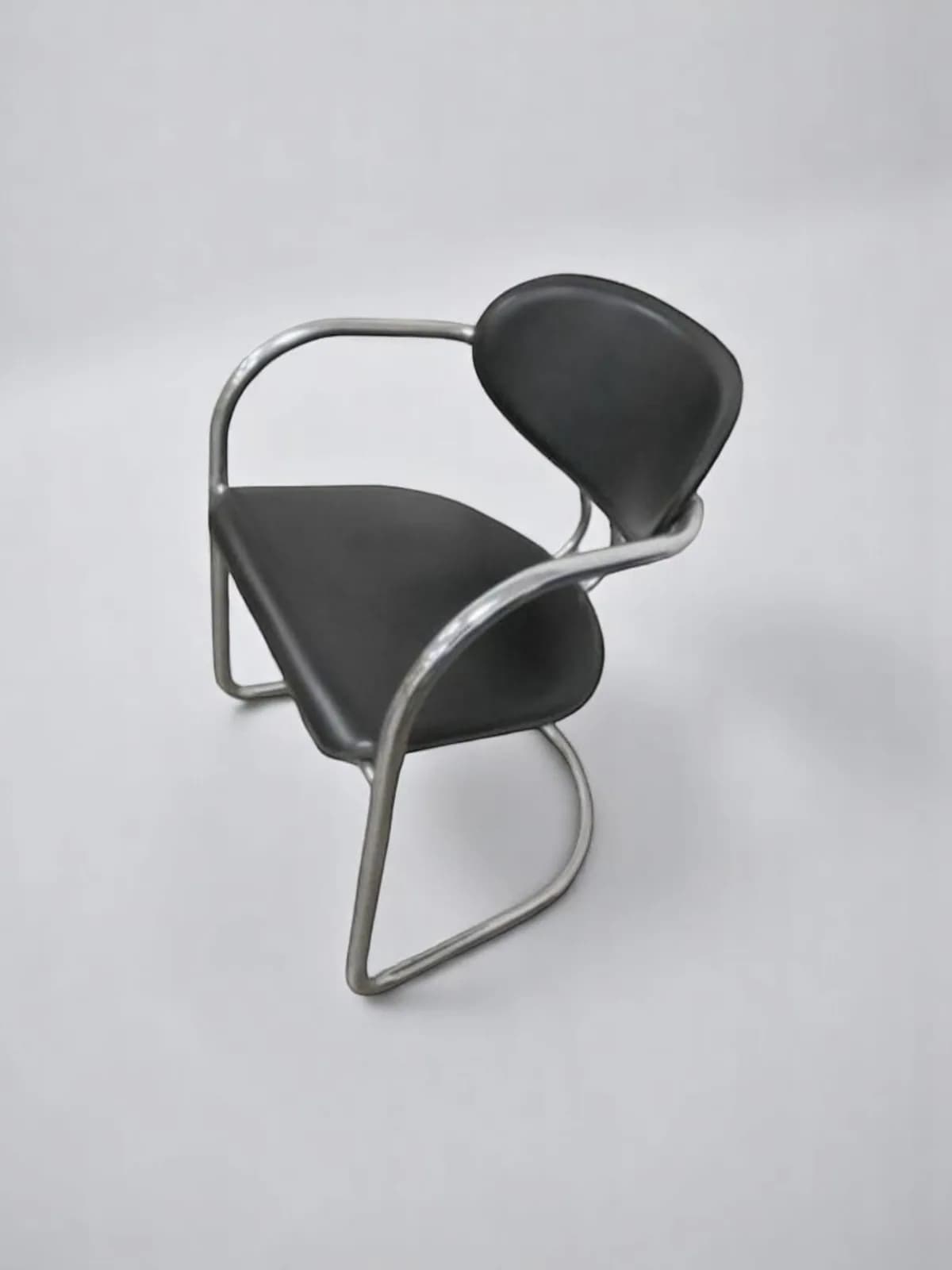 Lot 3 Chaise Effezeta Italy en cuir visiteur