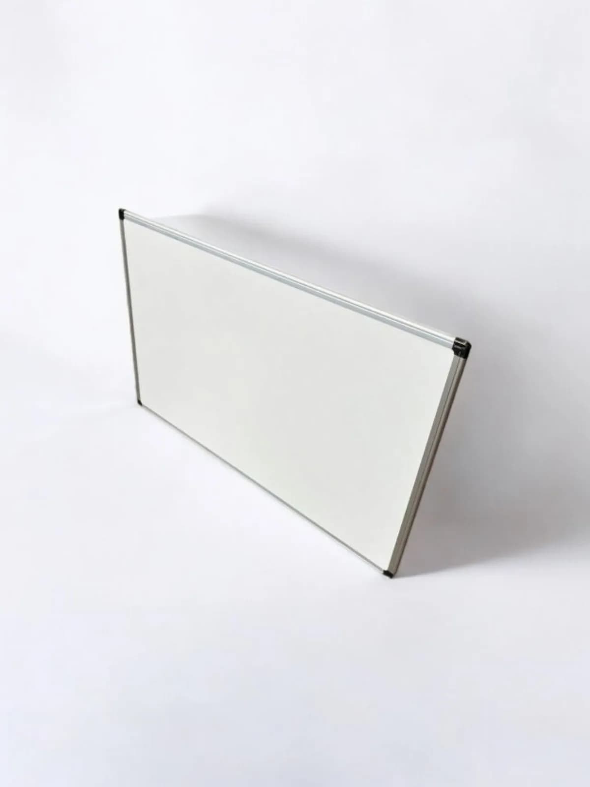 Tableau blanc avec fixation mural magnétique 60x90cm