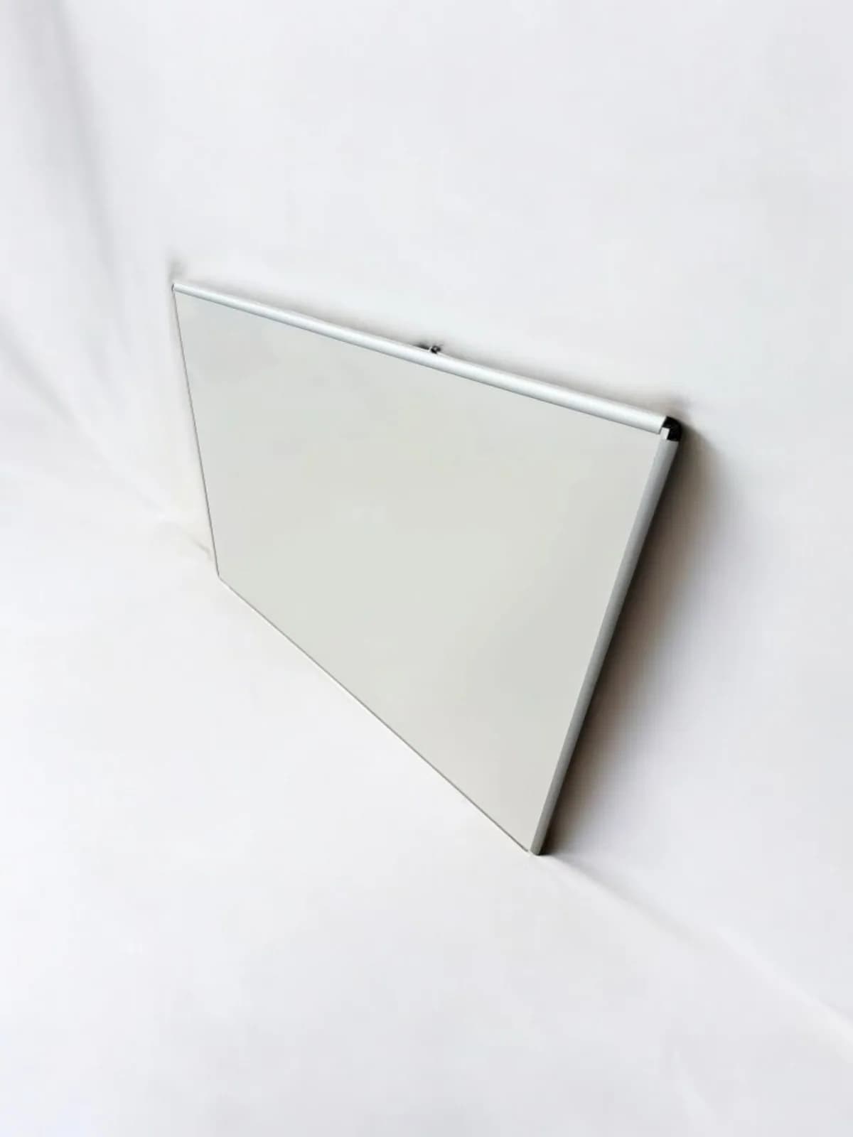 Tableau blanc chromé fixation mural magnétique 60x90cm