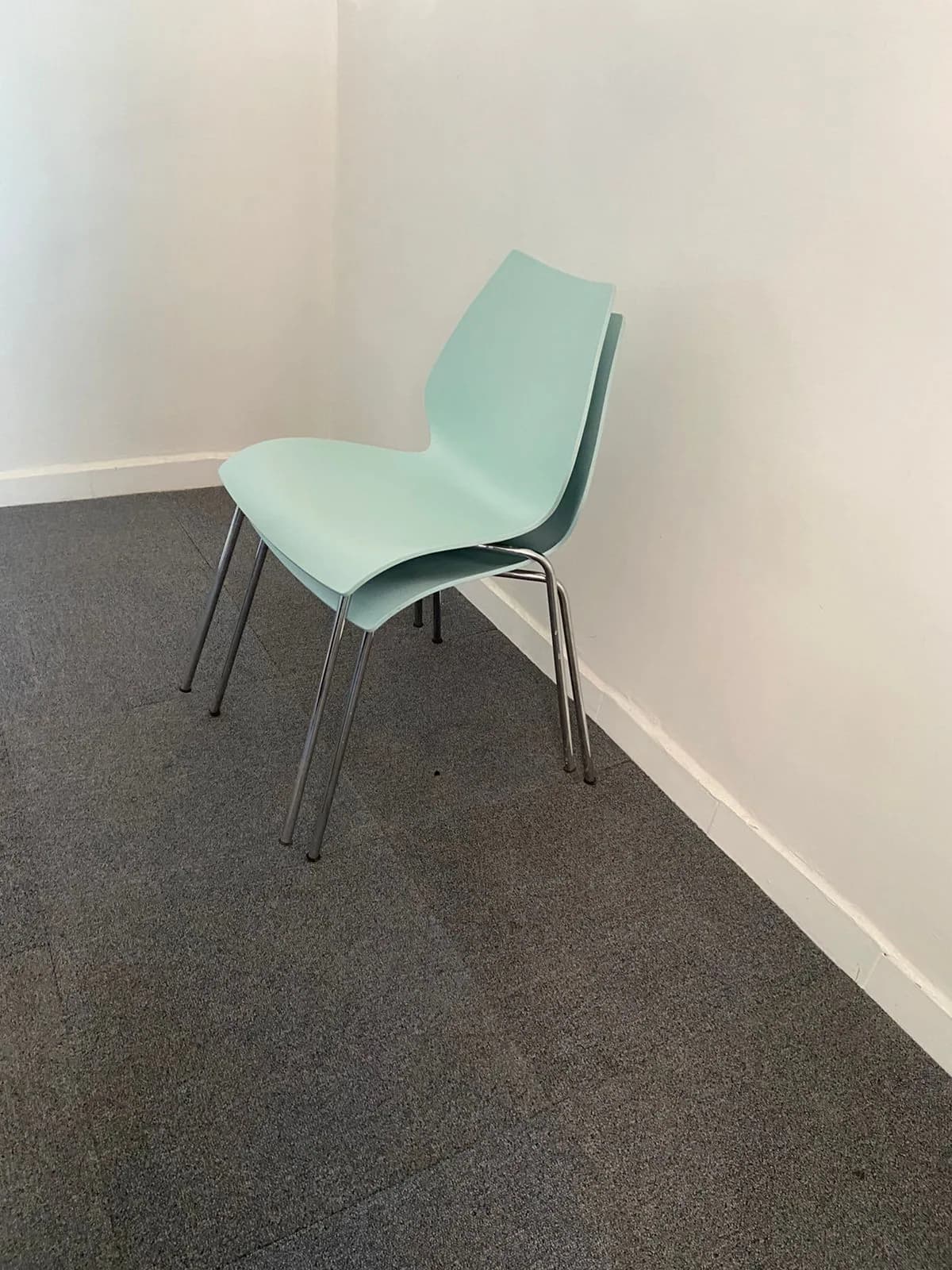 Lot Chaise design Kartell Maui Vico Magistretti — vue 3