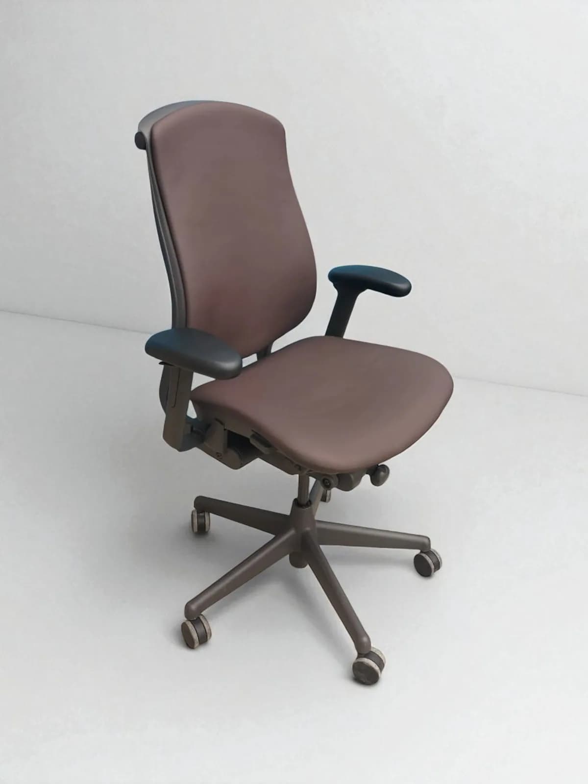 Fauteuil de direction Herman Miller Celle cuir marron — vue 3