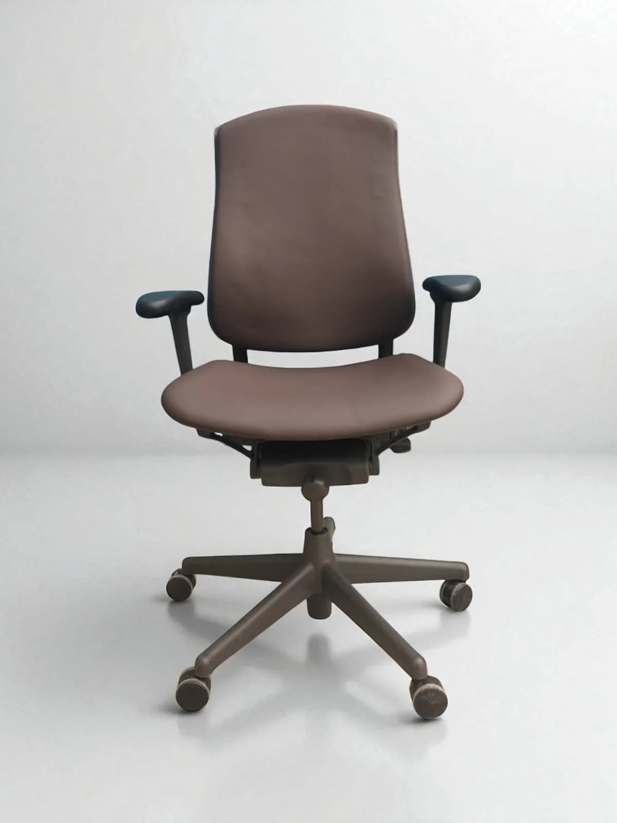 Fauteuil de direction Herman Miller Celle cuir marron — vue 2