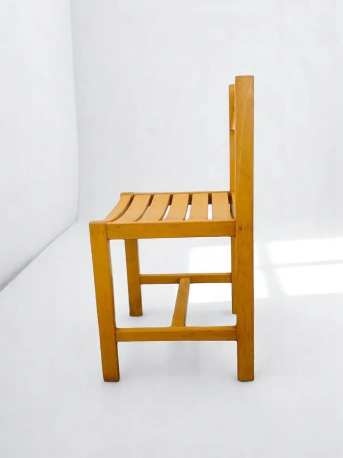 Chaise vintage en hêtre — vue 3
