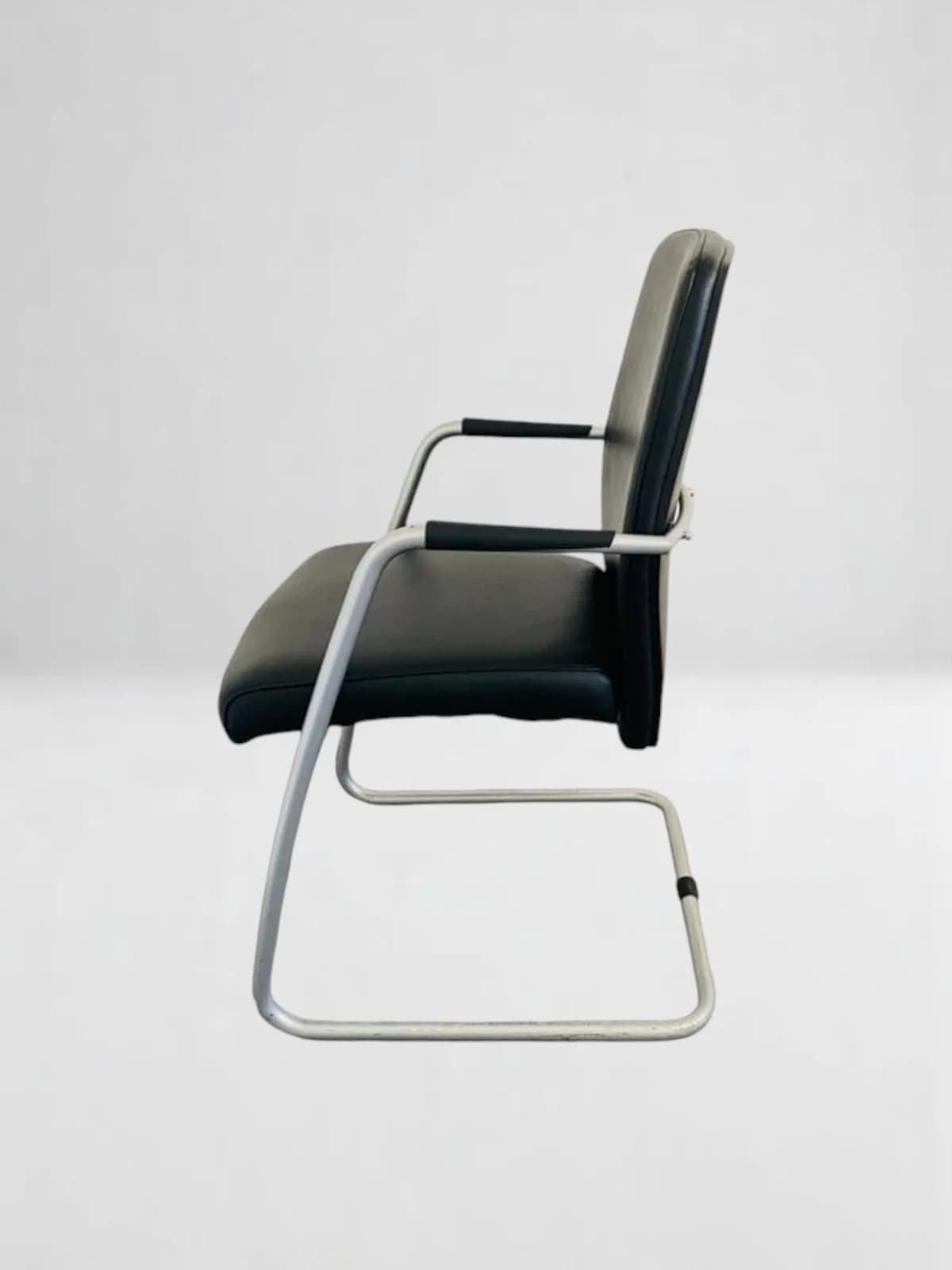 Chaise visiteur passe partout Sitland italien cuir bois — vue 3
