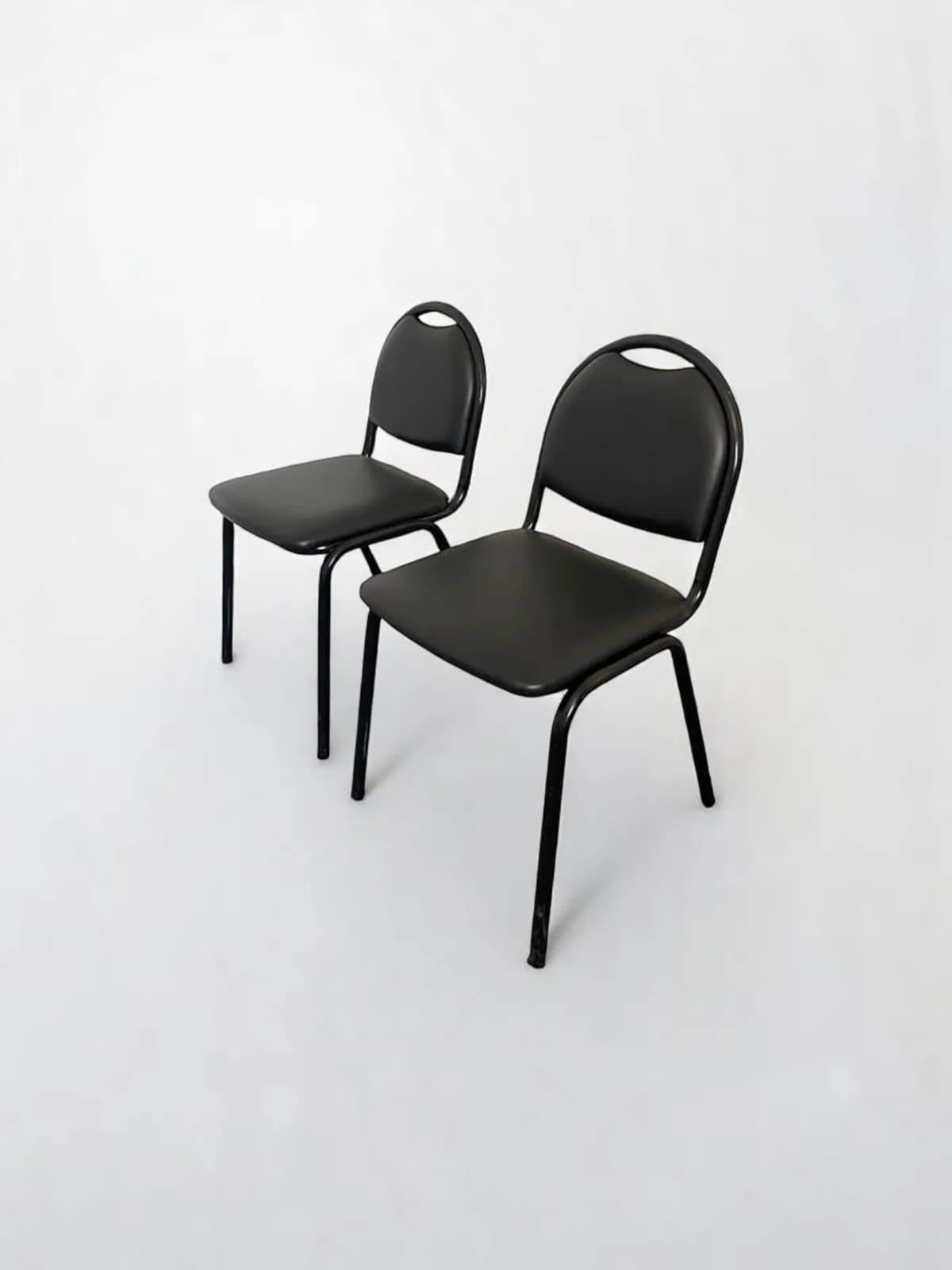 Chaise visiteur simili cuir iltaly empilable promo — vue 2