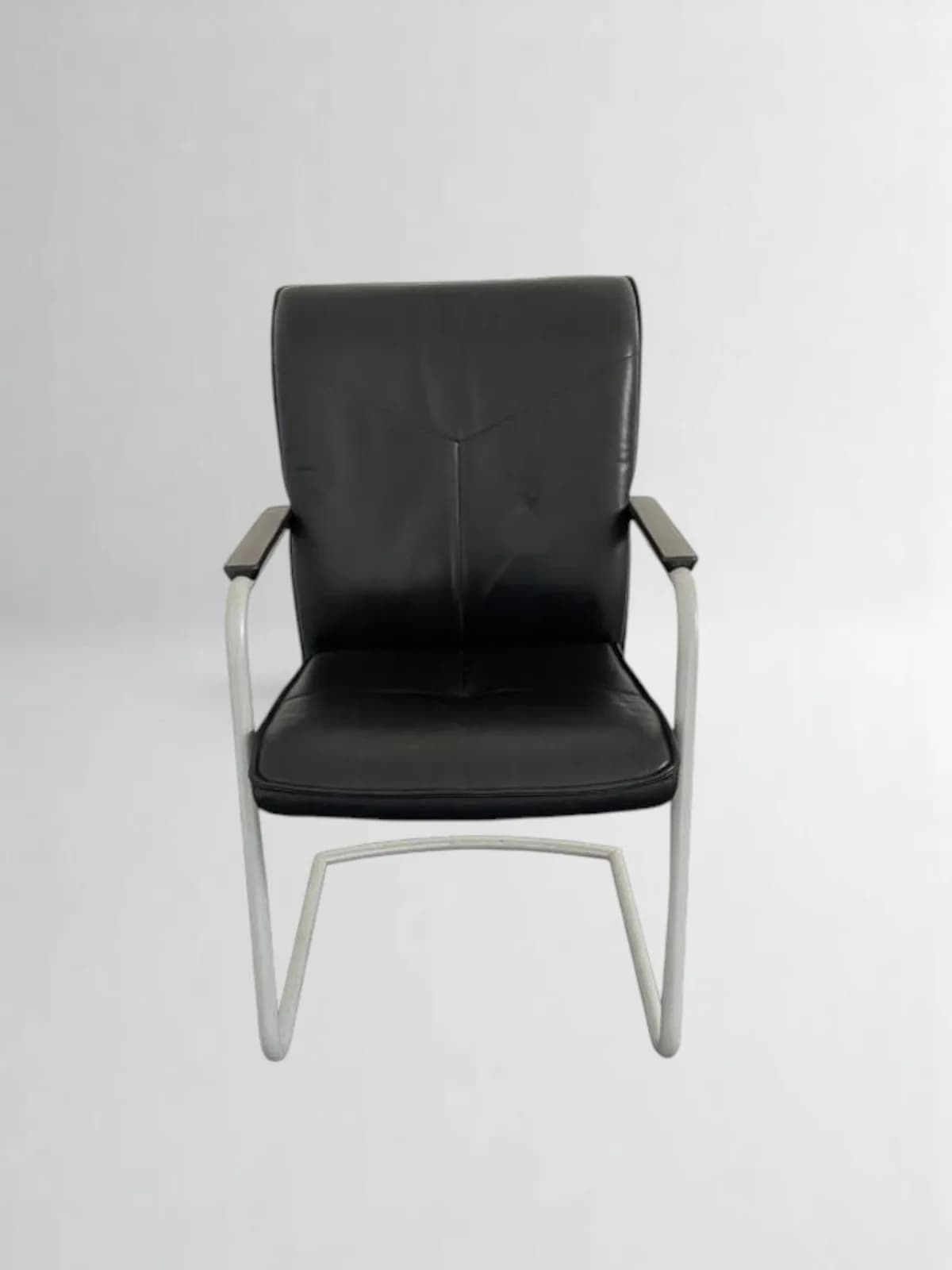 Fauteuil accueil cuir noir Klober luge chromé — vue 2