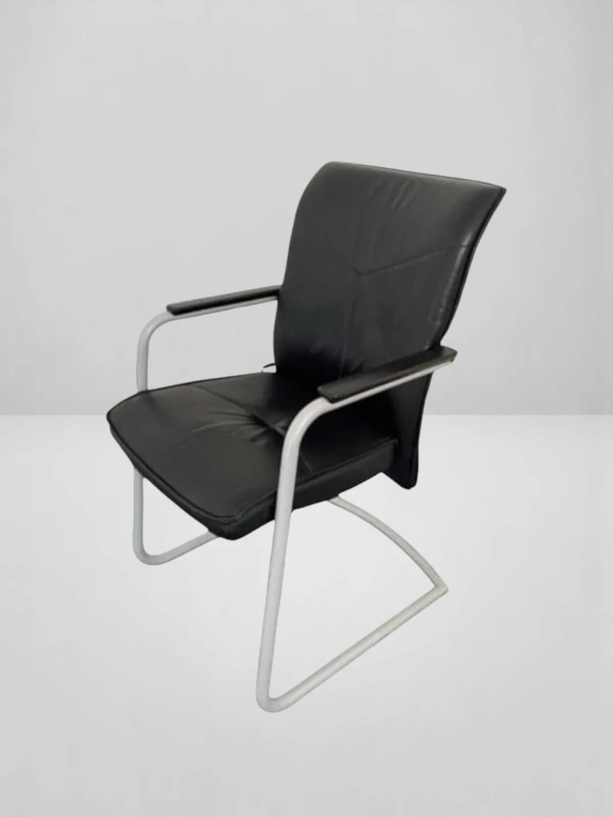 Fauteuil accueil cuir noir Klober luge chromé
