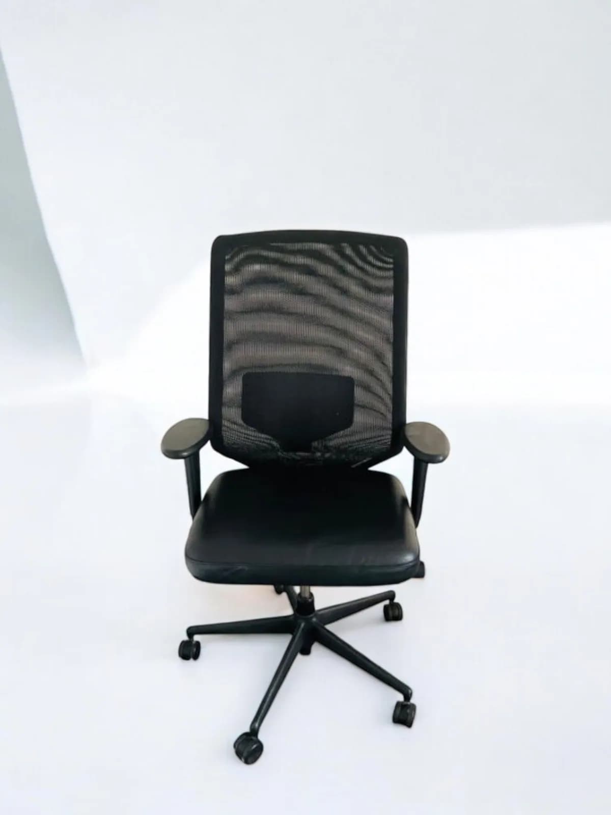 Chaise à roulette vitra Alberto Meda appui-tête