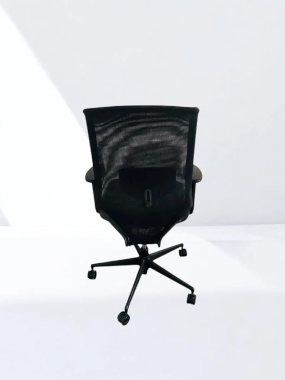 Chaise à roulette vitra Alberto Meda appui-tête — vue 3