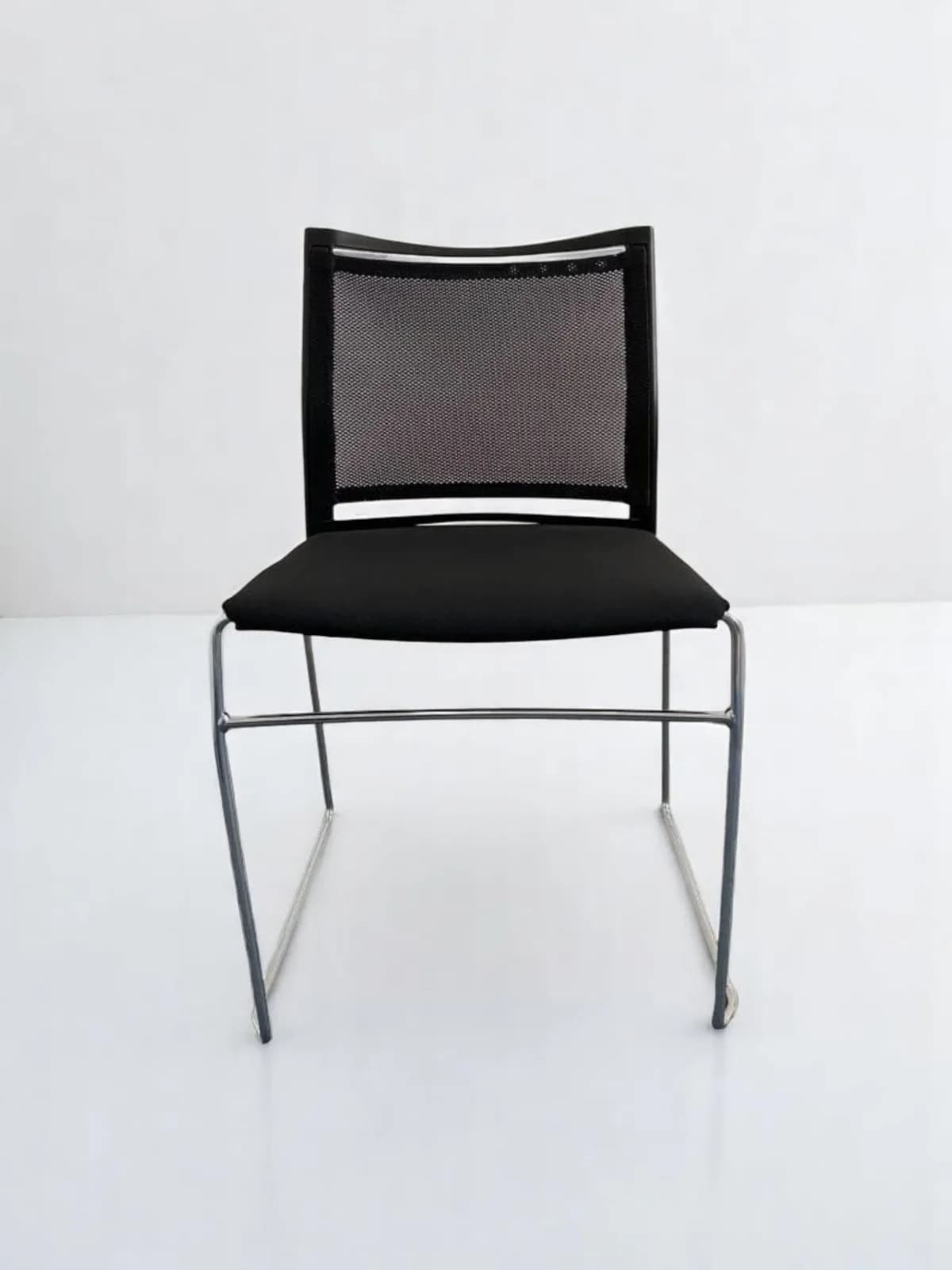 Chaise visiteur Haworth slim design By G.B black — vue 2
