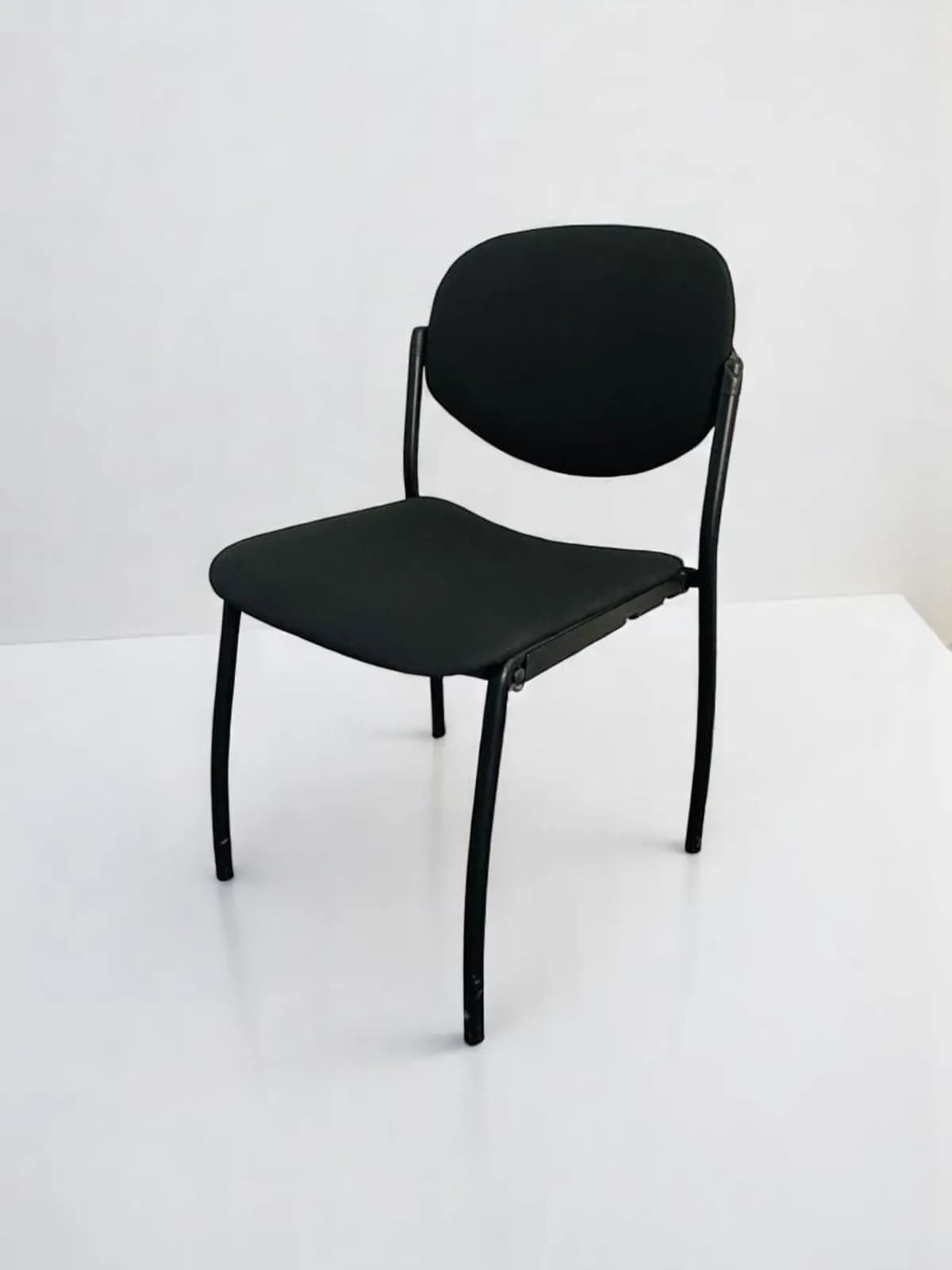 Chaise visiteur accueil 4 pied noir Italy pro