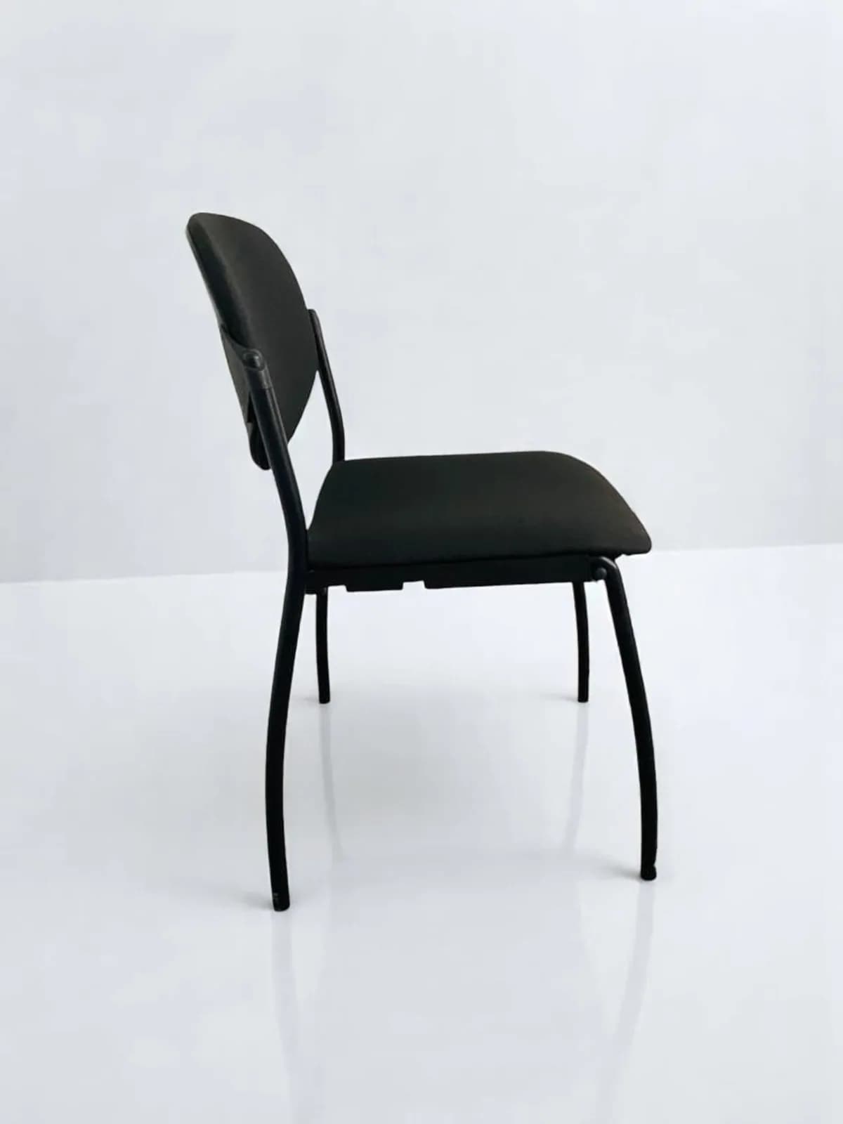 Chaise visiteur accueil 4 pied noir Italy pro — vue 4
