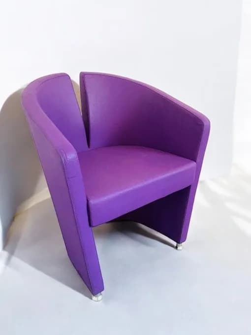 Fauteuil Podium en Cuir Violet