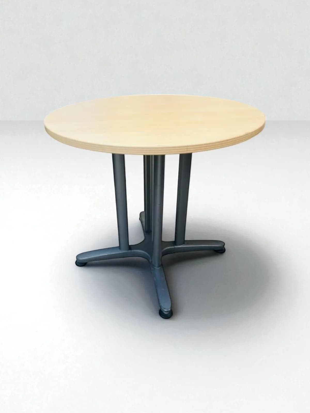 Table ronde Strafor 80cm finition chêne