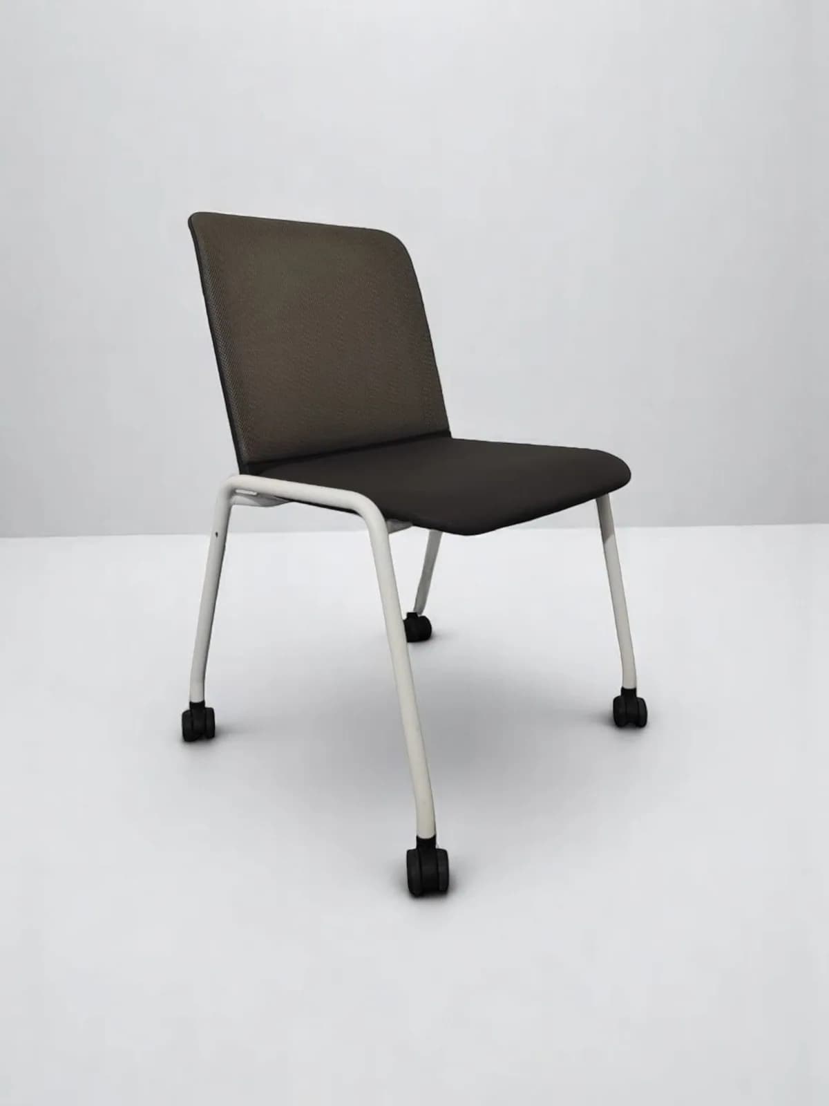 Chaise visiteur Haworth avec roulette résille