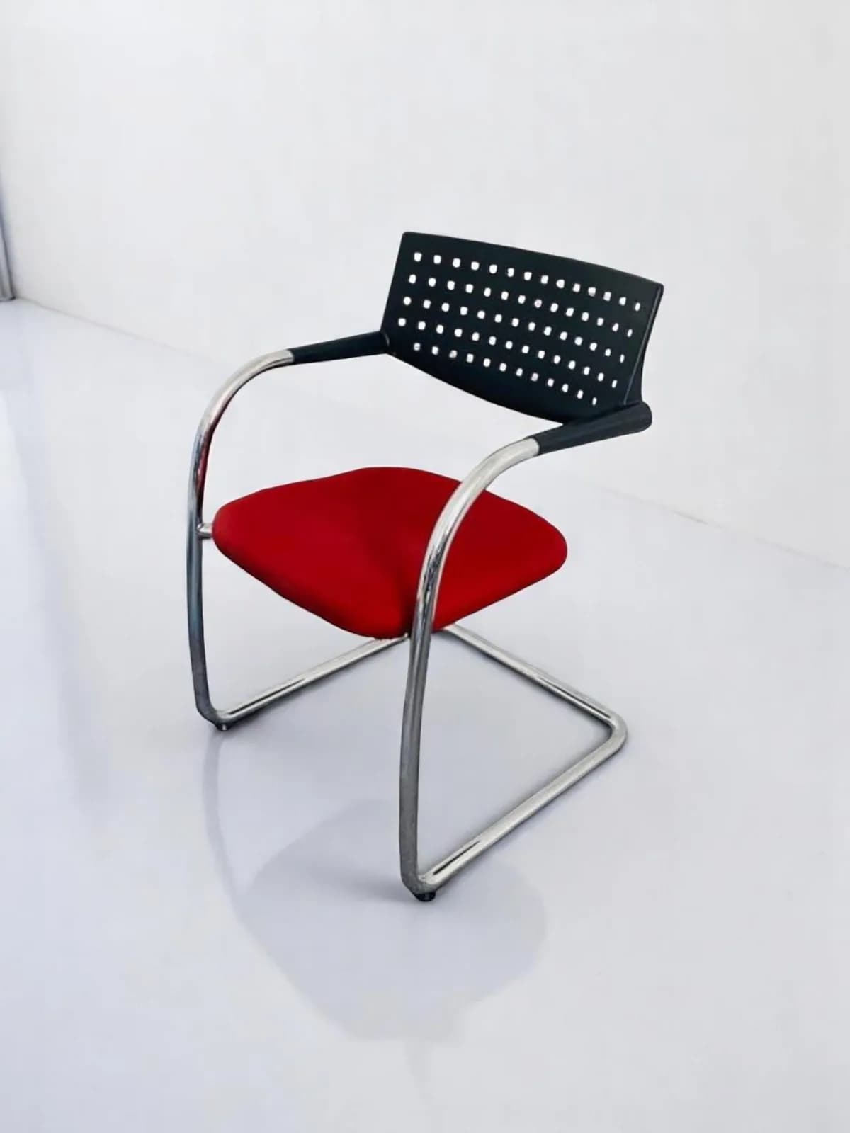 Fauteuil Vitra vis à vis luge visiteur inox