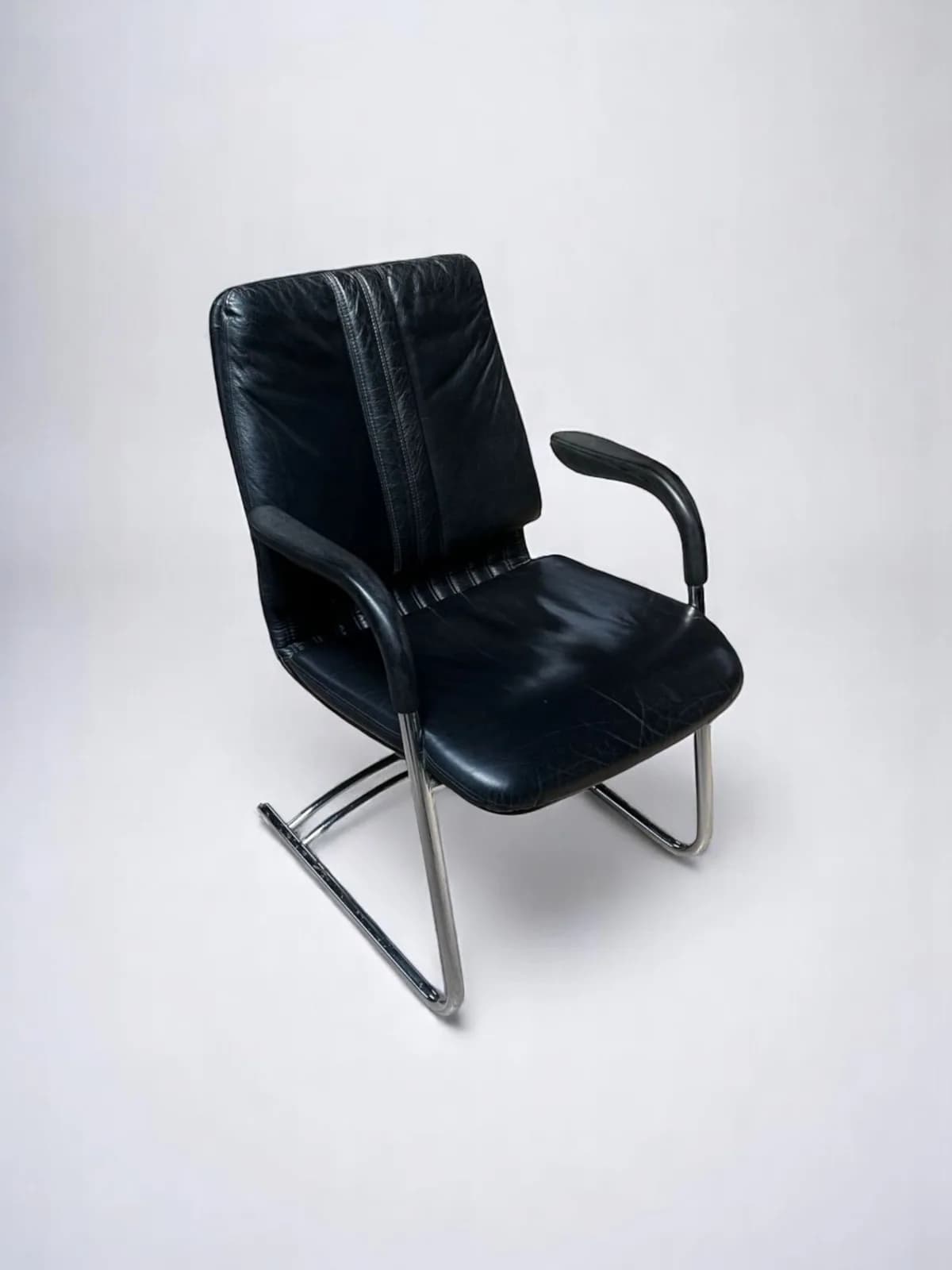 Fauteuil simili cuir chromé luge promo